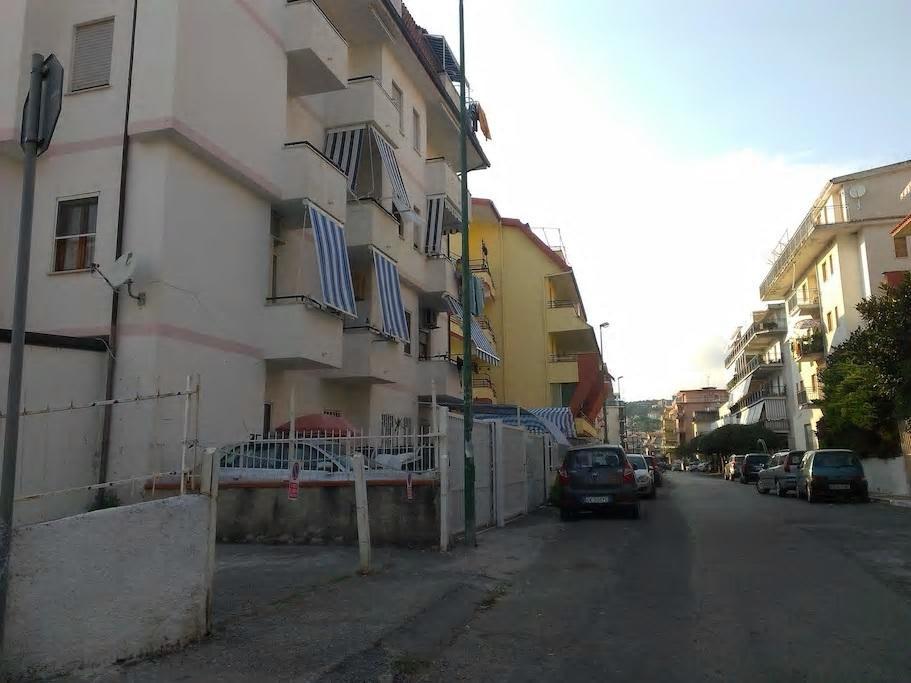 Trilocale A 800 Metri Dal Mare Apartment Scalea Exterior photo